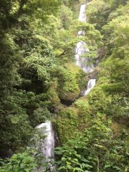 美郷町　おせりの滝　　～ランチNAMBAN月曜