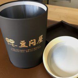 豆問屋の特製カン！